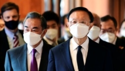 中共政治局委员杨洁篪(右)和中国外长王毅参加阿拉斯加美中高层会谈。(2021年3月18日)