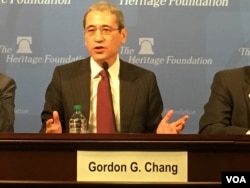 《中国即将崩溃》一书作者章家敦(2016年11月17日,美国之音钟辰芳拍摄)