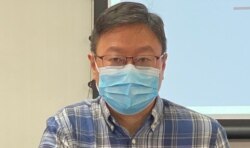 公民党前立法会议员、浸会大学政治及国际关系学系副教授陈家洛表示,“未审先囚”对民主派初选47人案,被还柙接近一年的被告极之不公平 (美国之音/汤惠芸)