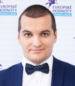 位于布拉格的欧洲价值安全政策中心主任扬达(Jakub Janda,照片提供:扬达)