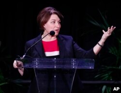 Емі Клобучар