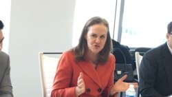 新美国安全中心首席执行官、前美国国防部主管国防政策次长米歇尔·弗劳诺 (美国之音钟辰芳拍摄)