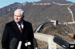 国防部长盖茨2011年1月在北京长城上接受采访