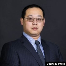 叶耀元,美国德州圣汤玛斯大学国际研究中心政治学助理教授兼代理系主任