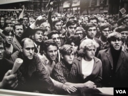 2011年莫斯科举办1968年布拉格之春图片展览,反映了当时民众抗议场景。
