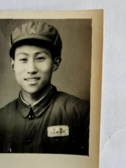 1955年王西麟开始学习军乐指挥。(王西麟提供照片)