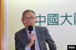 国立台湾师范大学中国大陆研究中心主任范世平 (美国之音记者杨明拍摄)