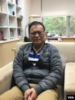 中研院政治所研究员蔡文轩(美国之音陈筠拍摄)