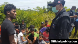 ၂၀၁၉ ခုနှစ်က ဆုံခလာခရိုင်မှာ ဖမ်းမိတဲ့ရိုဟင်ဂျာများ
( ပုံ-ထိုင်းကယ်ဆယ်ရေးအဖွဲ့)