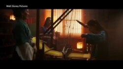 与中国做生意 好莱坞不断引发争议 与中国做生意 好莱坞不断引发争议