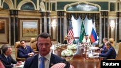 美国国务卿卢比奥访问沙特,美国和俄罗斯高级官员2月18日上午在利雅得举行会晤。