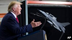 美国总统特朗普在美国洛克希德·马丁公司的子公司德尔科航空航天公司发表演讲 (2019年7月12日)