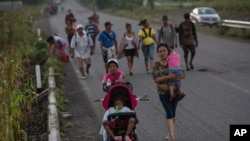 2018年10月25日中美洲移民大军前往墨西哥的皮吉加潘