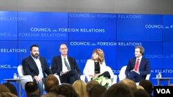 美国网络安全专家在外交关系委员会讨论大国竞争与网络冲突(美国之音莉雅拍摄)。