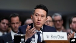 资料照:TikTok首席执行官周受资2023年3月23日赴国会山出席众议院能源与商务委员会听证会。