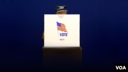 Bích chương bầu cử giữa ký tại Mỹ.