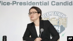 台湾民进党副总统候选人、前驻美代表萧美琴2023年11月23日见媒体。(美联社)