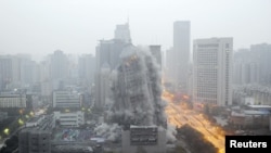 中国西安的一次爆破拆楼现场(资料图)