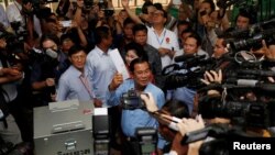 အနိုင်ရ (CPP) ပါတီခေါင်းဆောင် ကမ္ဘောဒီးယား ဝန်ကြီးချုပ် Hun Sen