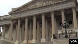 资料照片:国会大厦参议院一侧。