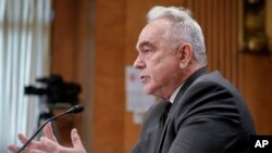 资料照片:2023年12月7日,库尔特·坎贝尔出席国会参议院对其担任副国务卿提名举行的听证会。(美联社照片)