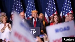 2024年2月24日,共和党总统候选人、美国前总统唐纳德·特朗普在美国南卡罗来纳州哥伦比亚市主持南卡罗来纳州共和党总统初选晚会。(路透社)