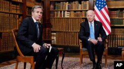 资料照片:在瑞士日内瓦与俄罗斯总统普京举行会晤的拜登总统和布林肯国务卿布林肯。(2021年6月16日)