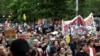 法国新一届议会选举前 大规模游行反对极右翼