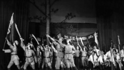 “红色经典影片”重播引起的热议 “红色经典影片”重播引起的热议