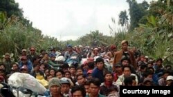 ကချင်ပြည်နယ် တိုက်ပွဲကြား ပိတ်မိနေတဲ့ စစ်ပြေးဒုက္ခသည်များ