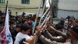 ဘုရင်စနစ်ပြုပြင်ရေး တောင်းဆိုချက်တွေ ရပ်တန့်ဖို့ ထိုင်းတက္ကသိုလ်တွေ ဖိအားပေးခံရ ဘုရင်စနစ်ပြုပြင်ရေး တောင်းဆိုချက်တွေ ရပ်တန့်ဖို့ ထိုင်းတက္ကသိုလ်တွေ ဖိအားပေးခံရ