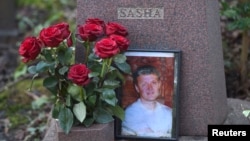 Могила Олександра Литвиненка на Гайґейтському цвинтарі у Лондоні