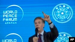 美国驻中国大使尼古拉斯·伯恩斯(Nicholas Burns)2022年7月在北京出席一场活动。(美联社)