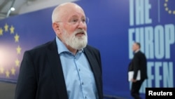 资料照片:欧盟委员会执行副主席弗朗斯·蒂默曼斯出席在沙姆沙伊赫举行的第27届联合国气候变化大会(COP27)。