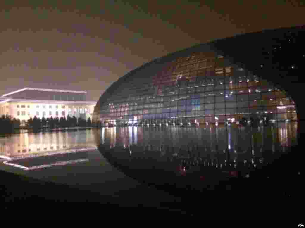 Muslim devotees leave on an overcrowded train after taking part in the final prayer of "Bishwa Ijtema", the world congregation of Muslims, at Tongi near Dhaka, Bangladesh.