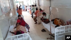 Andhra Pradesh ပြည်နယ် အမည်မသိ ရောဂါကြောင့် ဆေးကုသခံနေသူများ
