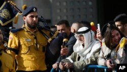 Các hướng đạo sinh Palestine bắt đầu các hoạt động mừng Lễ Giáng sinh tại thị trấn Bethlehem ở Khu Bờ Tây với một cuộc diễu hành qua Quảng trường Máng cỏ.