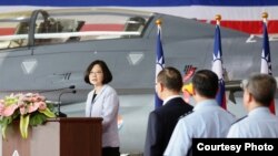 台湾总统蔡英文视察花莲空军基地（图片来源：台湾总统府）