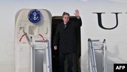 2024年3月17日,美国国务卿安东尼·布林肯抵达韩国平泽乌山空军基地。(法新社)