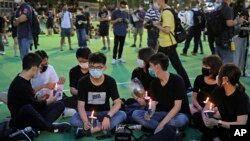 Thắp nến tại Hong Kong tưởng niệm nạn nhân vụ thảm sát Thiên An Môn năm 1989 tại Bắc Kinh (ảnh chụp ngày 4/6/2020)