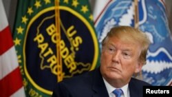 2019年4月5日,美国总统唐纳德·特朗普参加美国边境巡逻队加勒西哥站的移民和边境安全圆桌讨论