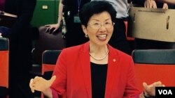 陆委会主委张小月上任后首次和记者见面进行茶叙。(2016年5月26日)