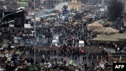 2月23日，人们在基辅市中心纪念最近冲突中的死难者