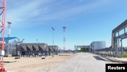 俄罗斯西伯利亚北部一家生产液化石油气(LPG)的工厂。(美国之音白桦拍摄)