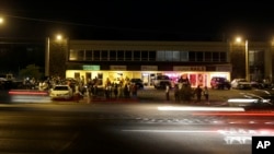 星期二晚,弗格森街头只有为数不多的抗议者。