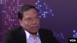 ဆေးပညာဌာန ညွှန်ကြားရေးမှူးဖြစ်၊ ကျောက်ကပ်ကုသရေးဌာနမှူးလည်းဖြစ်သူ ဒေါက်တာသင်မောင်ဟန် (Australia)