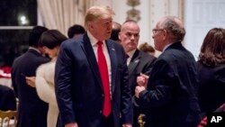 သမ္မတ Trump နဲ့ Harvard တက္ကသိုလ်က ဥပဒေပါမောက္ခဟောင်း Alan Dershowitz