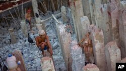 ဆောက်လုပ်ရေး လုပ်သားတို့ရဲ့ လုပ်ငန်းခွင်။ ရန်ကုန် မေလ ၁၇ ၂၀၁၆။