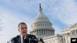 2023年12月13日,美国总统拜登的儿子亨特·拜登在华盛顿对记者发表讲话。(美联社照片)