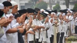 တောမီးခိုးဒဏ်ကြောင့် အင်ဒိုနီးရှားဒေသခံတွေ မိုးကိုတမ်းတ တောမီးခိုးဒဏ်ကြောင့် အင်ဒိုနီးရှားဒေသခံတွေ မိုးကိုတမ်းတ
